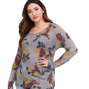 Torrid NWT Raglan Floral Pullover